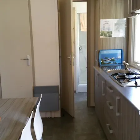 Camping Colomba キャンプ場 4*